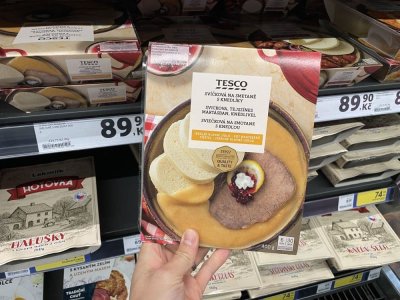 Svíčková na smetaně s knedlíkem v supermarketu