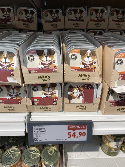 Krmiva pro zvířata v obchodě