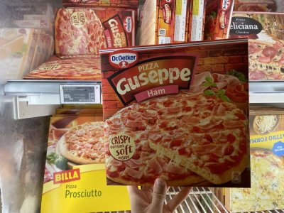 Mražená pizza v supermarketu