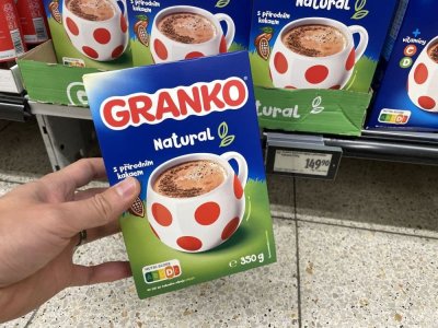 Instantní kakaový nápoj v supermarketu