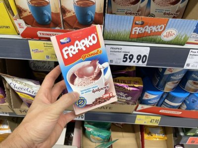 Instantní kakaový nápoj v supermarketu