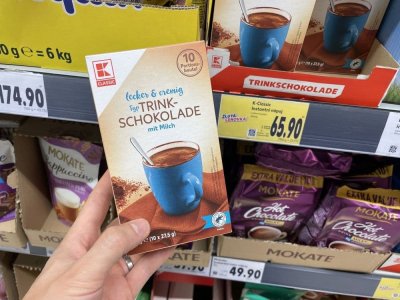 Instantní kakaový nápoj v supermarketu