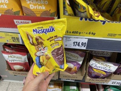 Instantní kakaový nápoj v supermarketu