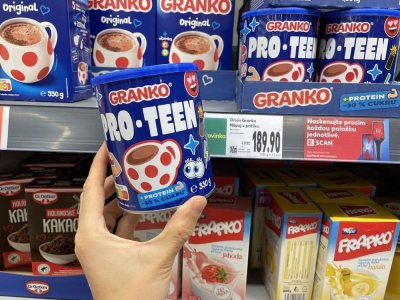 Instantní kakaový nápoj v supermarketu