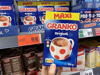 Instantní kakaový nápoj v supermarketu
