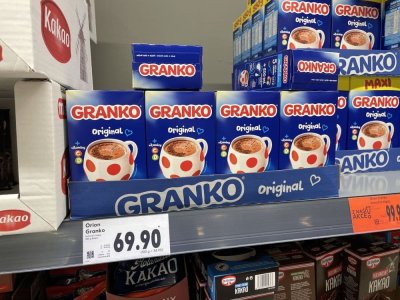 Instantní kakaový nápoj v supermarketu