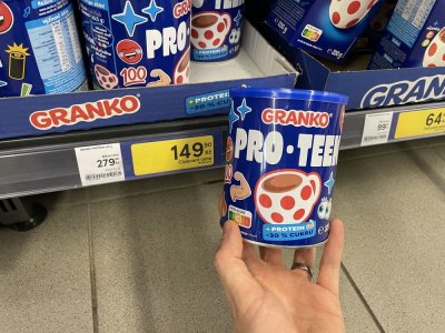 Instantní kakaový nápoj v supermarketu