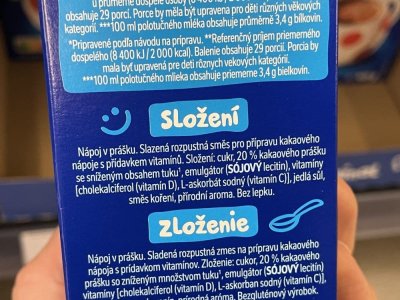Etiketa na obalu instantního kakaového nápoje