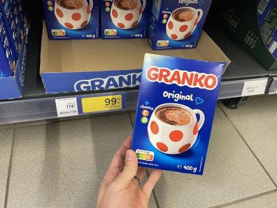 Instantní kakaový nápoj v supermarketu
