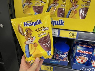 Instantní kakaový nápoj v supermarketu