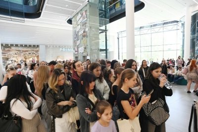 Fronta na otevření obchodu Shein