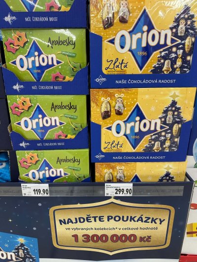 Vánoční čokoládové kolekce Orion v supermarketu