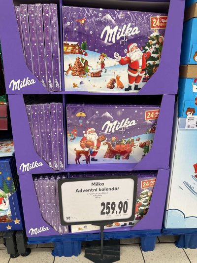 Adventní kalendáře Milka v supermarketu