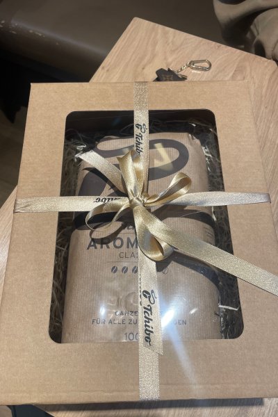 Dárkové balení Tchibo převázané mašlí