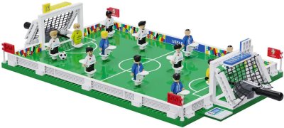 Stolní fotbal s plastovými figurkami hráčů
