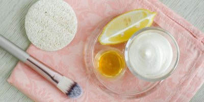 Citron, jogurt a med, štětec na aplikování masky