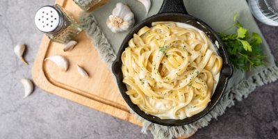 Těstoviny se sýrovou omáčkou