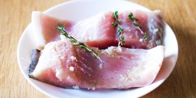 Filety z kapra na talíři