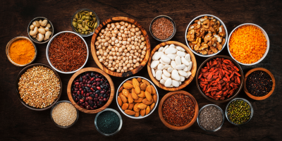 Bezlepkové mouky se vyrábí vysušením a rozemletím luštěnin, ořechů, kukuřice nebo semínek