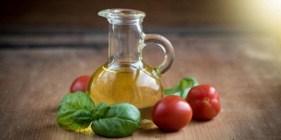 Průhledná nádoba se hodí jen tehdy, pokud olej chcete ihned používat