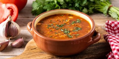 Polévka z červené čočky