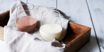 Dvě sklenice s termixem