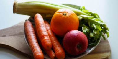 4 druhy ovoce a zeleniny, které vám na salát bohatě vystačí