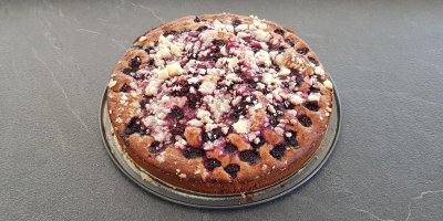 Hotový koláč nechte chvíli vychladnout