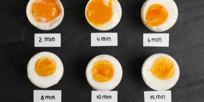 Vejce vařená po různou dobu a jejich žloutek