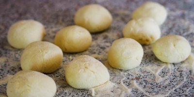 Tvarohové knedlíky na stole