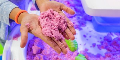 S kinetickým písek si děti mohou klidně hrát i doma