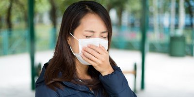 Rouška vás před pylem v ovzduší ochrání pouze částečně