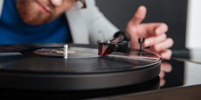 Kvůli nákupu kvalitního gramofonu nebudete muset sahat na úspory