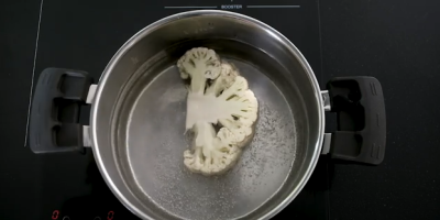 Květák ve vroucí vodě