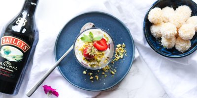 Tvarohové knedlíčky s kokosem a krém s irskou whisky Baileys