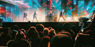 Od soboty 25. července vláda zavádí roušky na hromadných akcích nad 100 osob konaných uvnitř