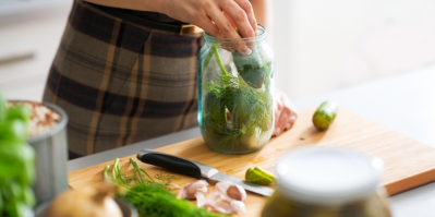 Letošní úroda okurek byla velmi nízká. Proto jsou nejen vzácnější, ale také dražší