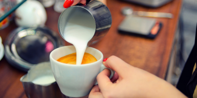 Pro šlehání se nejlépe hodí mléko s vysokým obsahem tuku a bílkovin