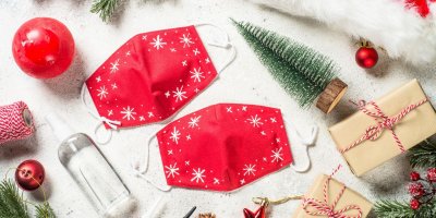 Podle průzkumu najde roušky pod vánočním stromečkem každý desátý Čech (10 %)