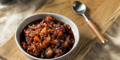 Slaninová marmeláda v misce