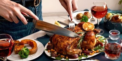 Porcování upečeného drůbežího masa