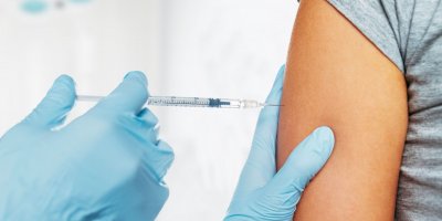 Začne také očkování učitelů a pedagogických pracovníků