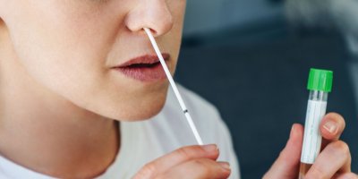 Samotestování je pro firmy, které zaměstnávají tisíce osob napříč celým Českem logisticky i časově nejdostupnější