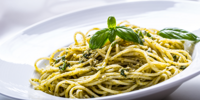 Svěží, šťavnatá, aromatická – smyslná chuť bazalky si v kuchyni vždy najde své místo