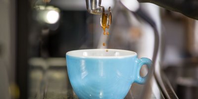 Kávovar začíná být častou výbavou českých domácností.