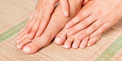 Krásných nehtů si hned každý všimne. Zanedbaných také, ale v jiném smyslu.