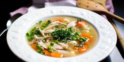 Poctivý vývar do dobré kuchyně neodmyslitelně patří – nejenže je nesmírně chutný, ale navíc také zdravý.