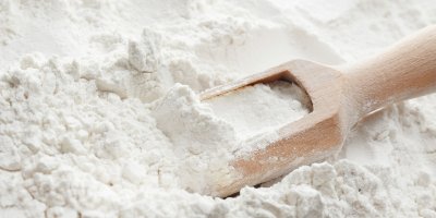 Vašim vlasům prospěje umytí směsí žitné mouky a vody.