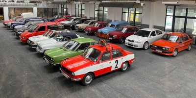 Staré modely Škodovek na expozici