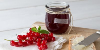 Rybízová marmeláda by neměla chybět v žádné domácnosti.